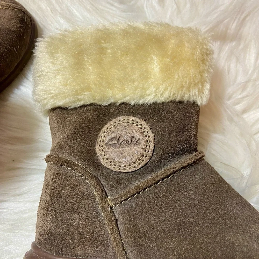 CLARKS suede faux fur toddler boots